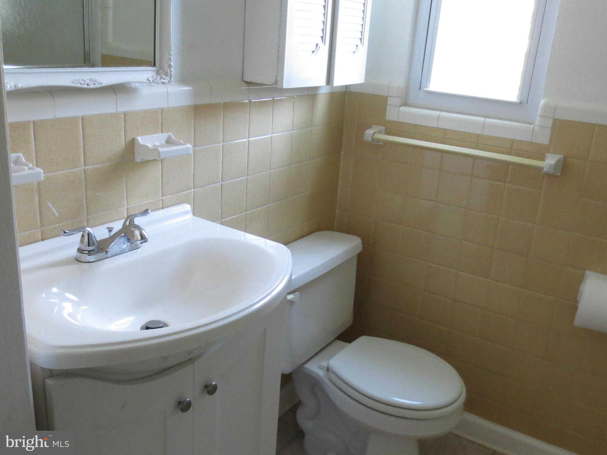 1907 Kimberly Road Silver Spring, MD 20903 - Photo 14 of 19 Bath