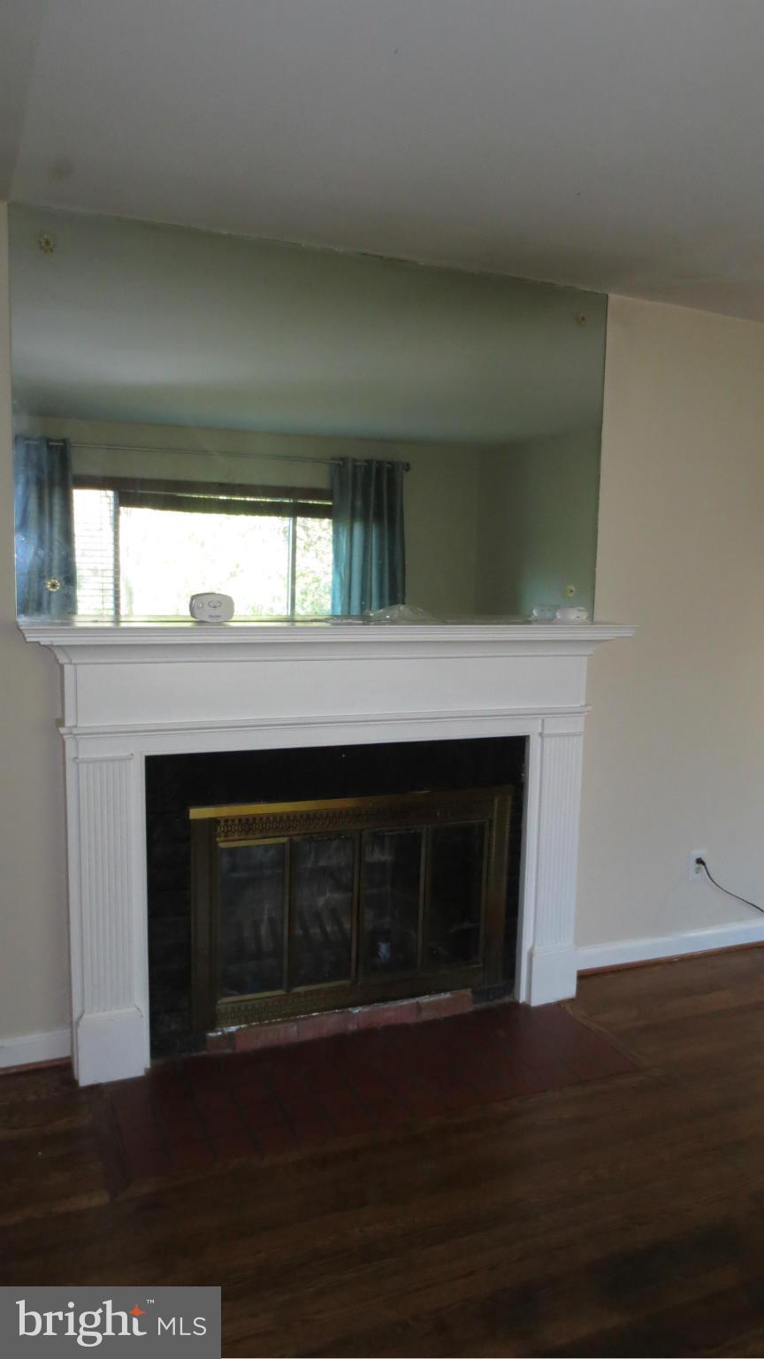 1907 Kimberly Road Silver Spring, MD 20903 - Photo 7 of 19 Living Room
