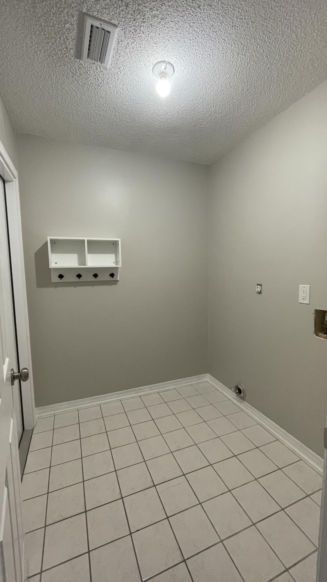 463 Sandy Ridge Circle Mary Esther, FL 32569 - Photo 15 of 18 Laundry Area