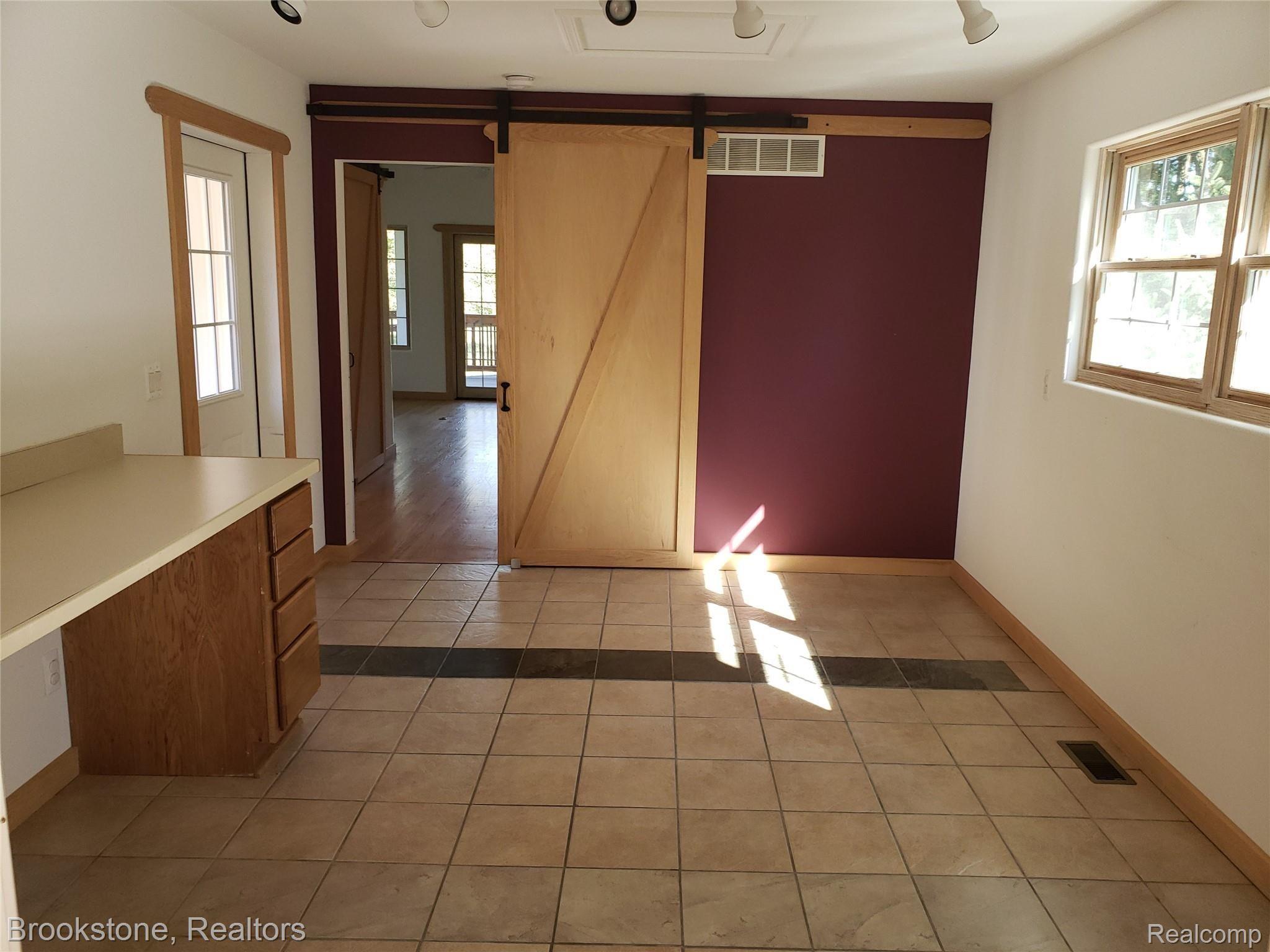 65558 Wolcott Road Ray, MI 48096 - Photo 27 of 49 dining room.jpg