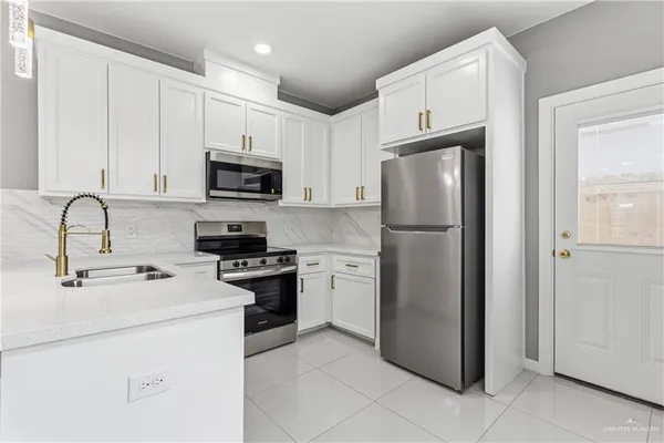 $1,400 | 1802 West Violet Drive, Unit 2, Pharr, TX 78577