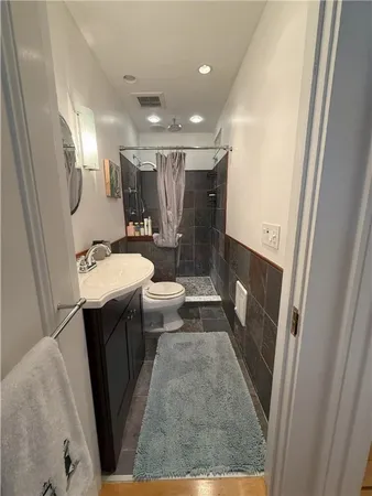 $2,700 | 9 Union Street, Unit 1, Jamestown, RI 02835