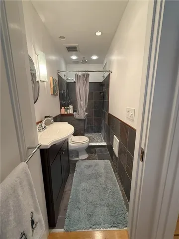 $2,700 | 9 Union Street, Unit 1, Jamestown, RI 02835