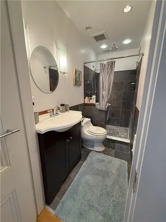 $2,700 | 9 Union Street, Unit 1, Jamestown, RI 02835