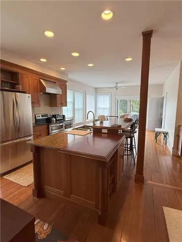 $2,700 | 9 Union Street, Unit 1, Jamestown, RI 02835