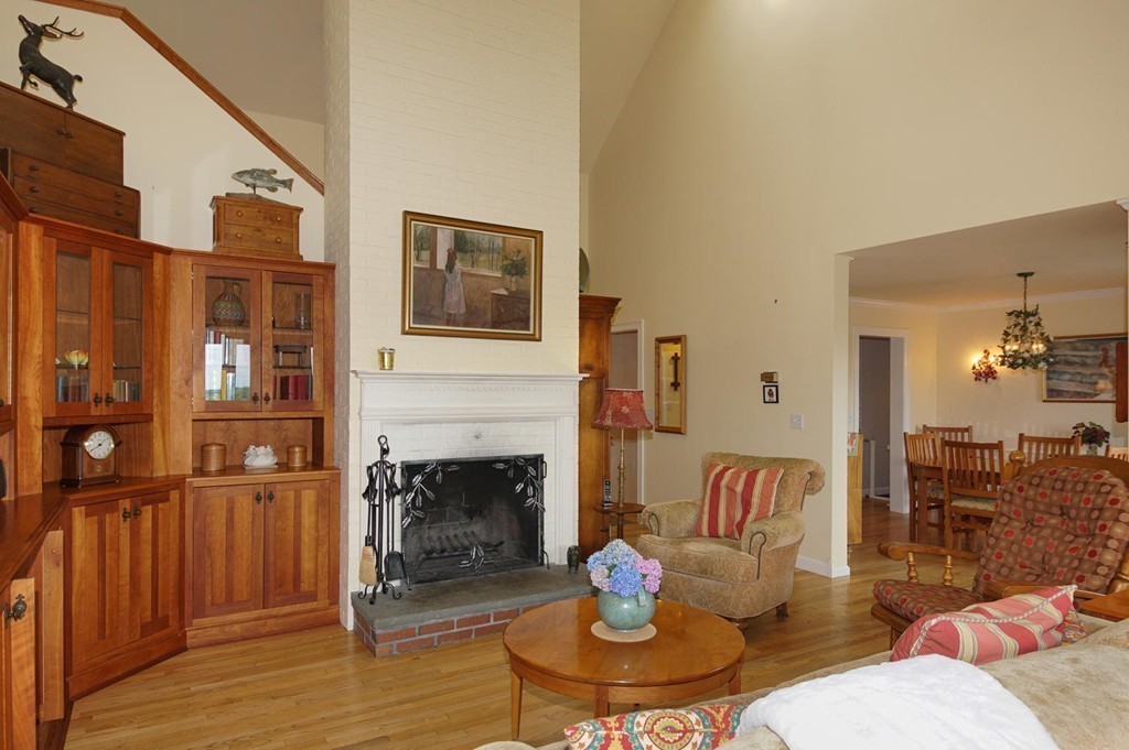 9 Lookout Farm Road Natick, MA 01760 - Photo 5 of 24 Gallery Image 5