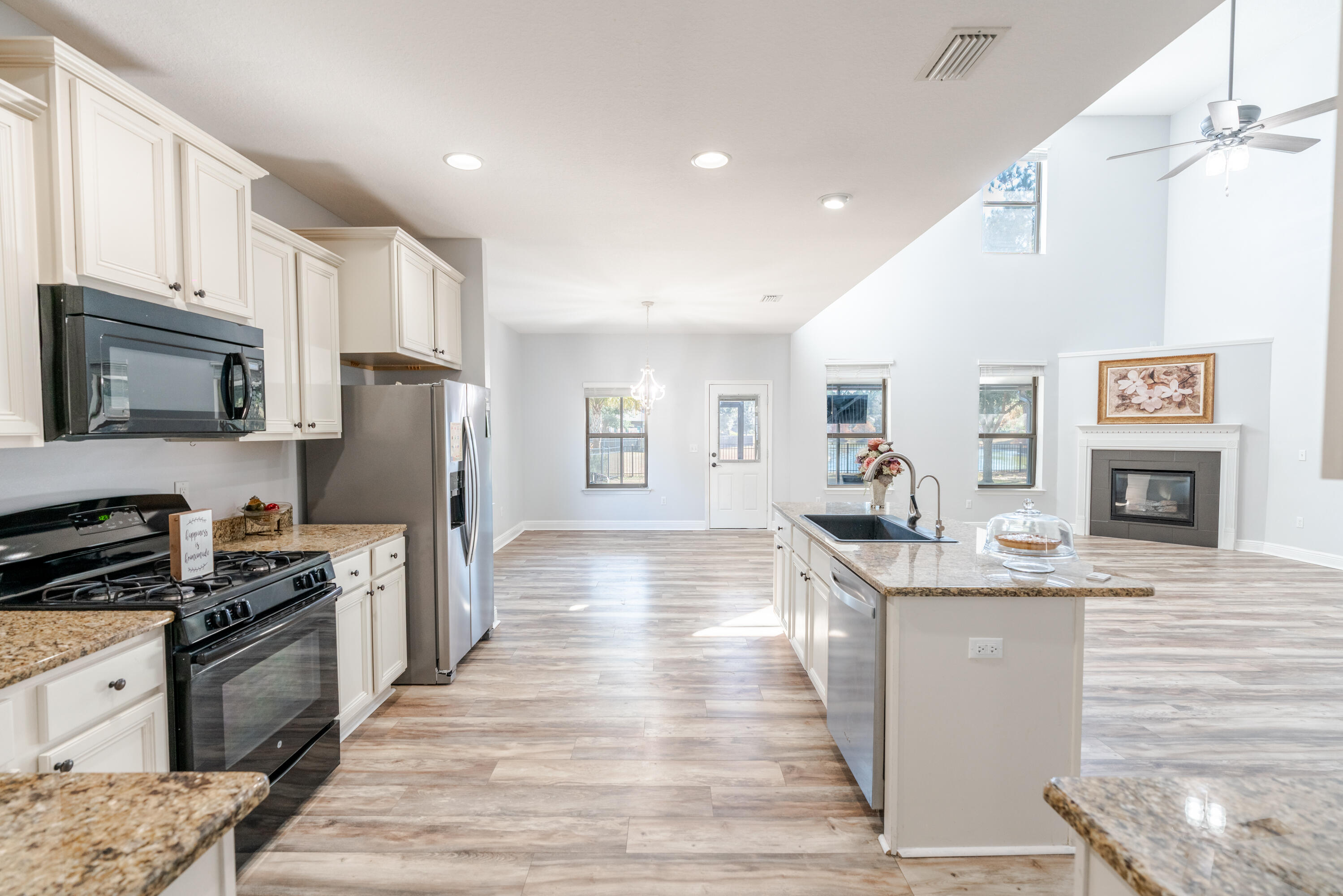 279 Windchime Way Freeport, FL 32439 - Photo 18 of 105 _DSC4576-HDR