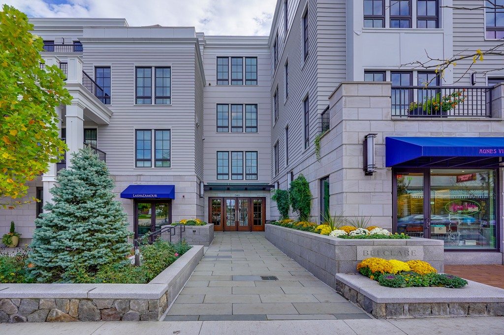 580 Washington Street, Unit 301 Wellesley, MA 02482 - Photo 2 of 17