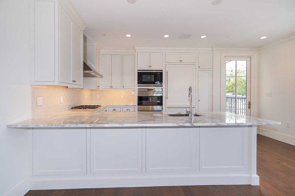 580 Washington Street, Unit 301 Wellesley, MA 02482 - Photo 9 of 17