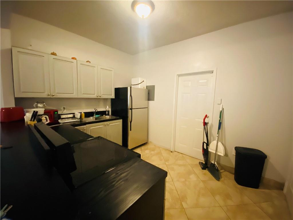 2000 Monroe Street, Unit 11 Hollywood, FL 33020 - Photo 4 of 8 Photo 4