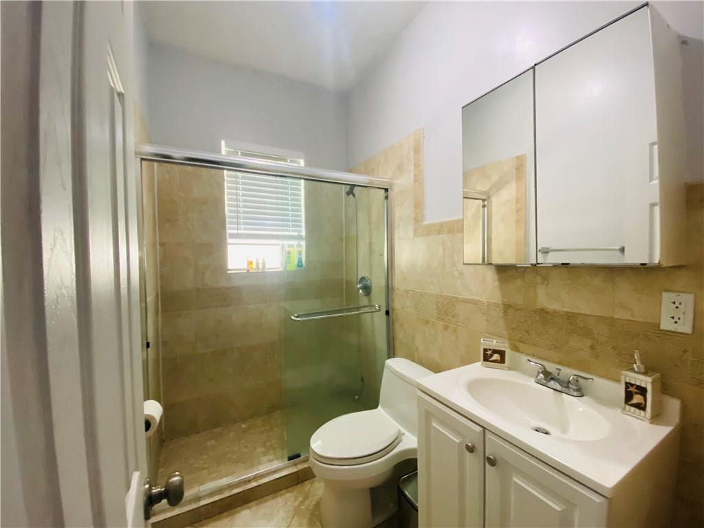 2000 Monroe Street, Unit 11 Hollywood, FL 33020 - Photo 5 of 8 Photo 5