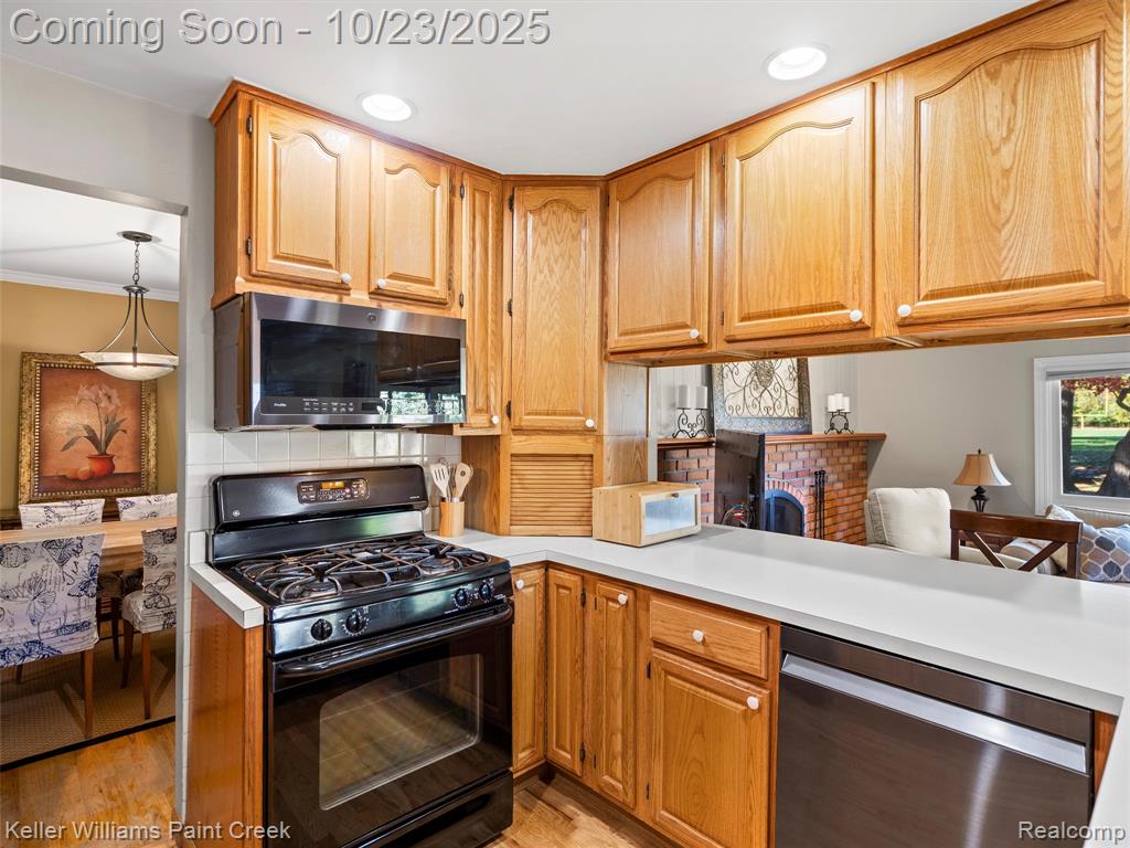 2152 Avoncrest Drive Rochester Hills, MI 48309 - Photo 10 of 42