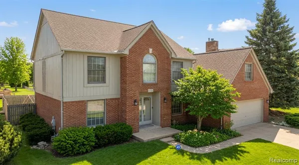 $469,900 | 53428 Gregory Drive, Macomb, MI 48042