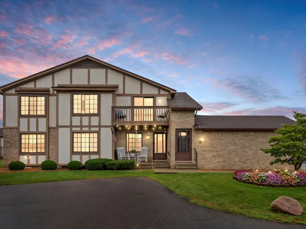 $185,000 | 953 Country Club Drive, St. Clair Shores, MI 48082