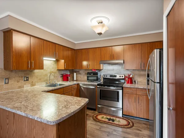 $185,000 | 953 Country Club Drive, St. Clair Shores, MI 48082