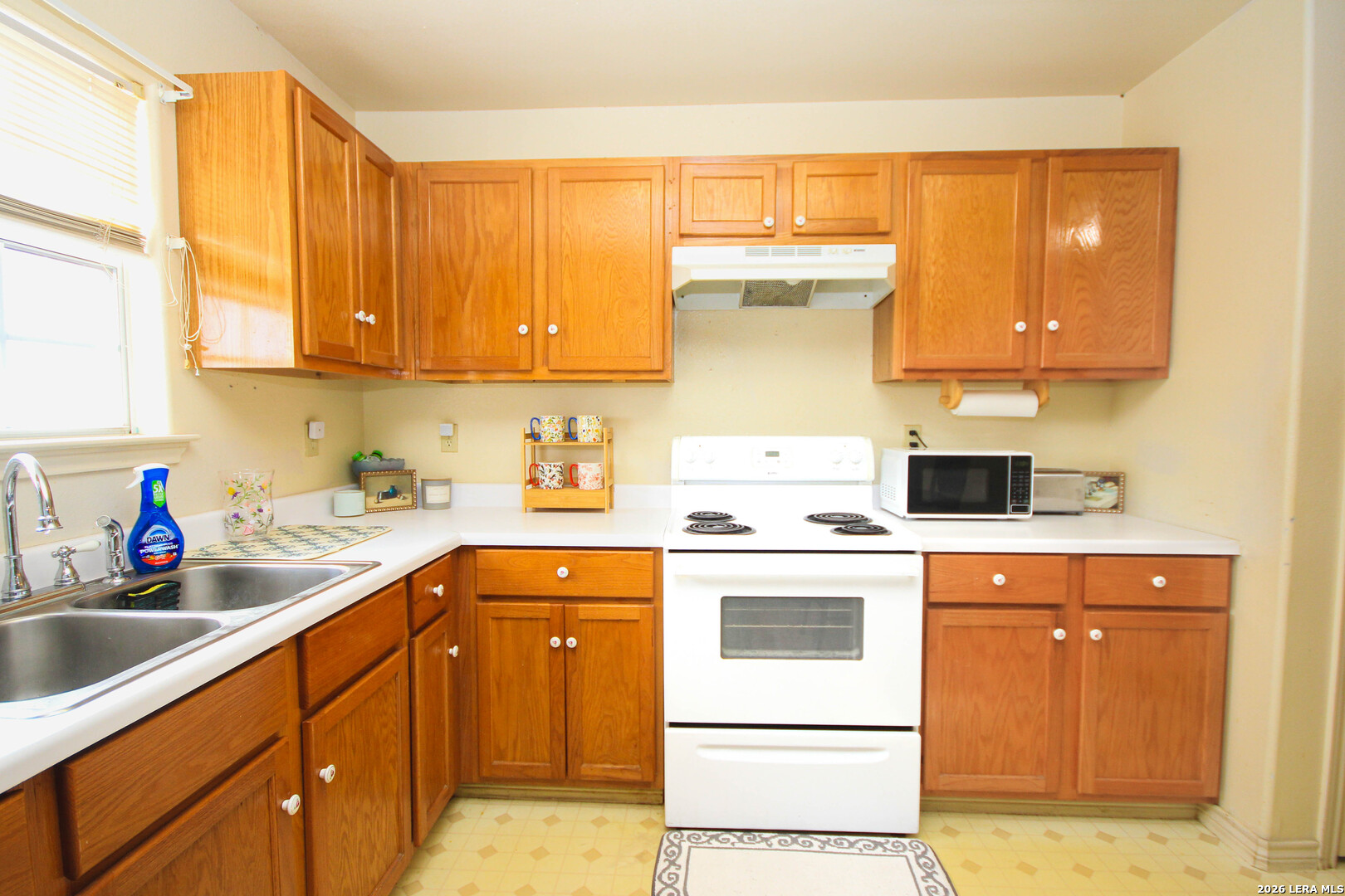 103 Guiterrez Three Rivers, TX 78060 - Photo 6 of 13