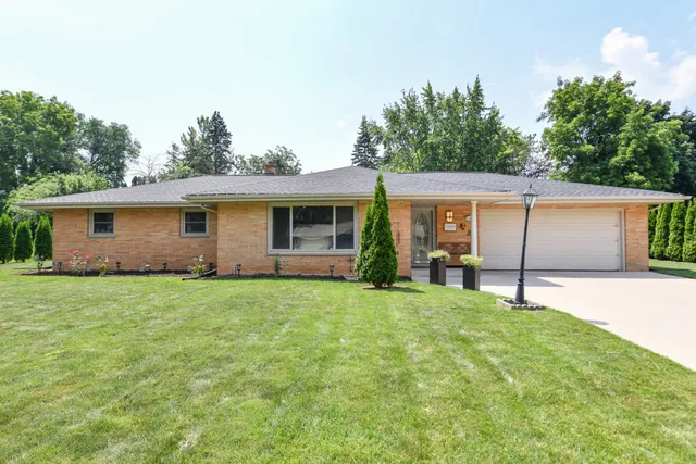 $589,900 | 17615 Continental Drive, Brookfield, WI 53045