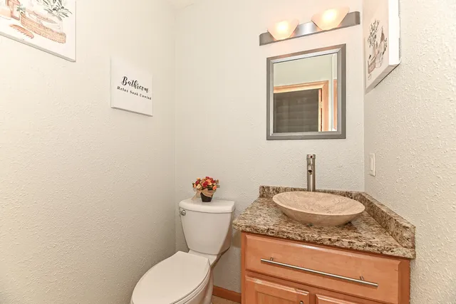 $589,900 | 17615 Continental Drive, Brookfield, WI 53045