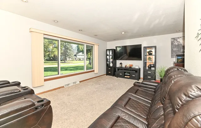 $589,900 | 17615 Continental Drive, Brookfield, WI 53045