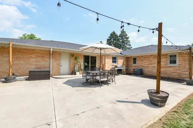 $589,900 | 17615 Continental Drive, Brookfield, WI 53045