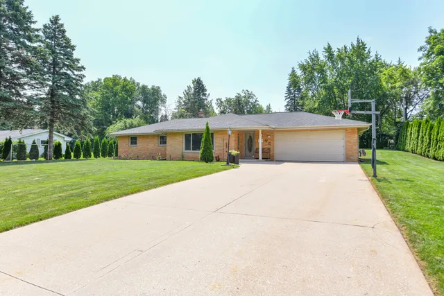 $589,900 | 17615 Continental Drive, Brookfield, WI 53045