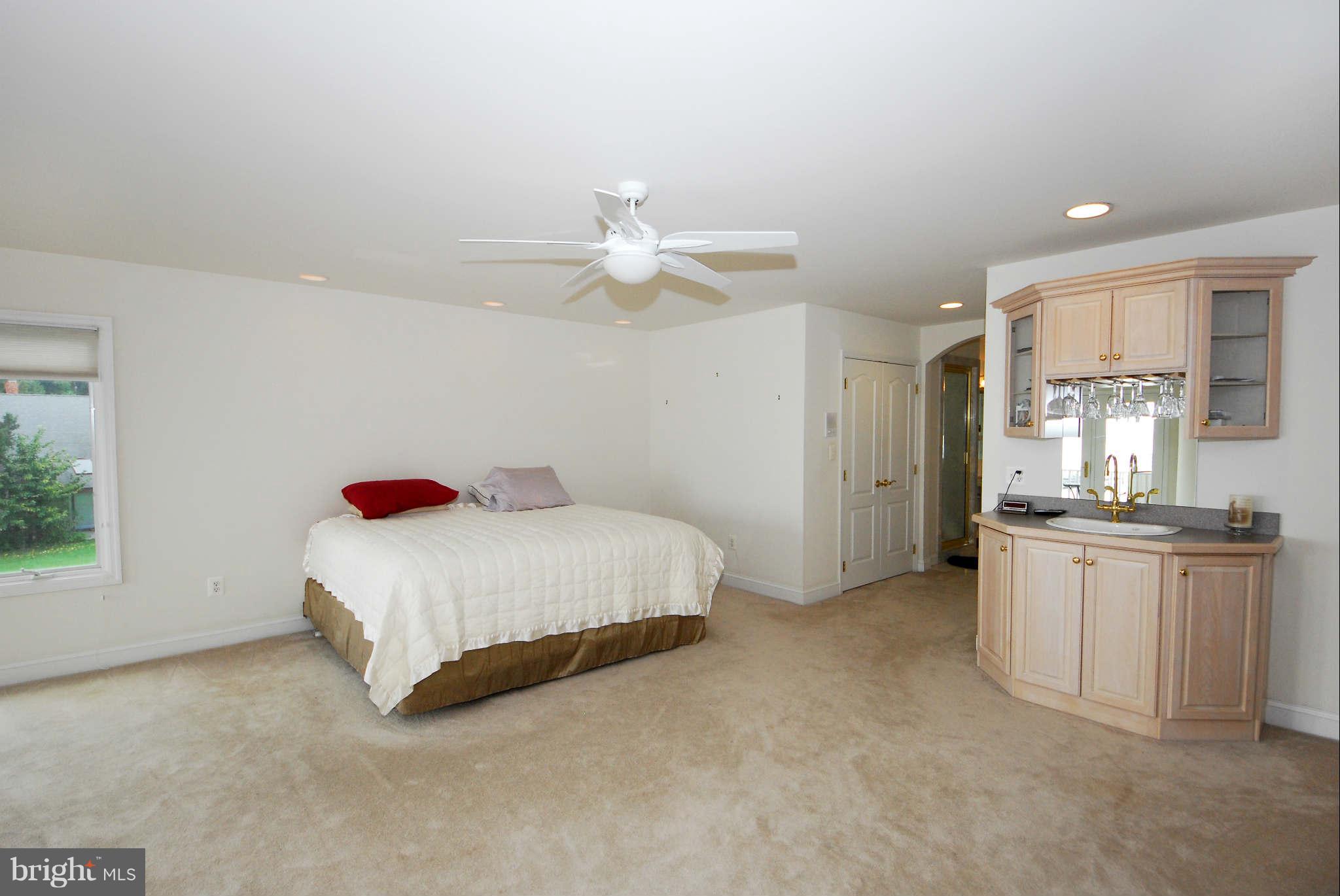 464 Cedar Haven Road Arnold, MD 21012 - Photo 14 of 28 Master bedroom has a wet bar + 2 walk-in closets