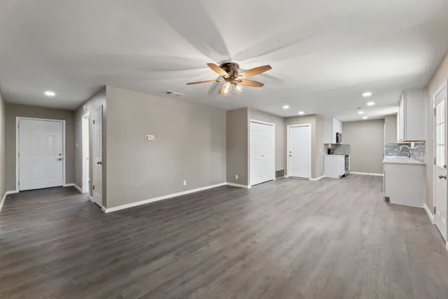 $1,900 | 1301 Barrington Drive, Austin, TX 78753