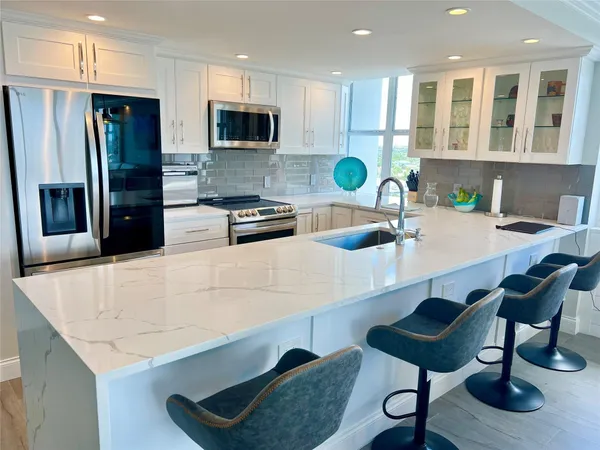 $725,000 | 800 Southeast 20th Avenue, Unit 1115, Deerfield Beach, FL 33441