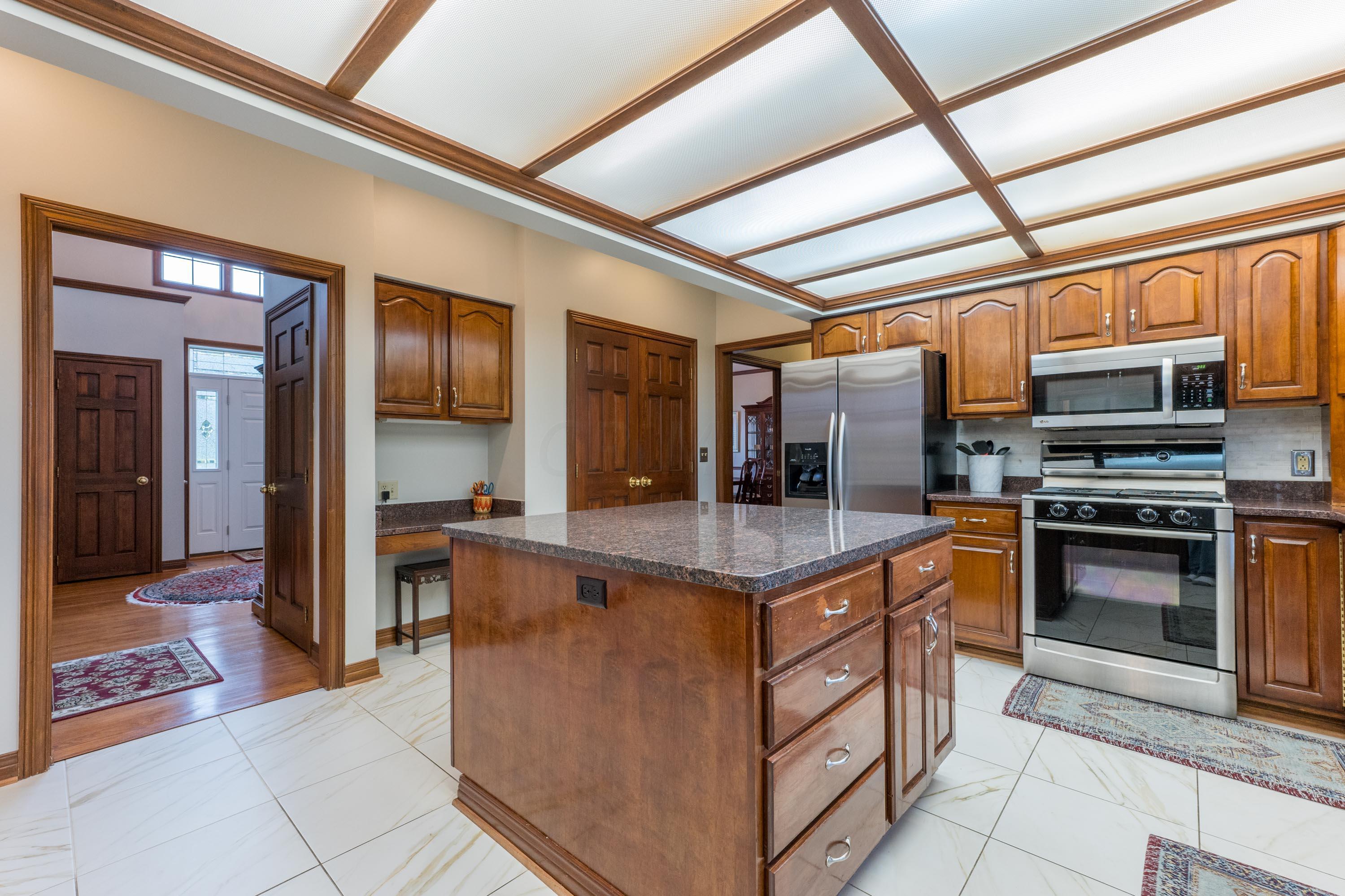 7807 Roberts Road Hilliard, OH 43026 - Photo 12 of 99 013P1635074