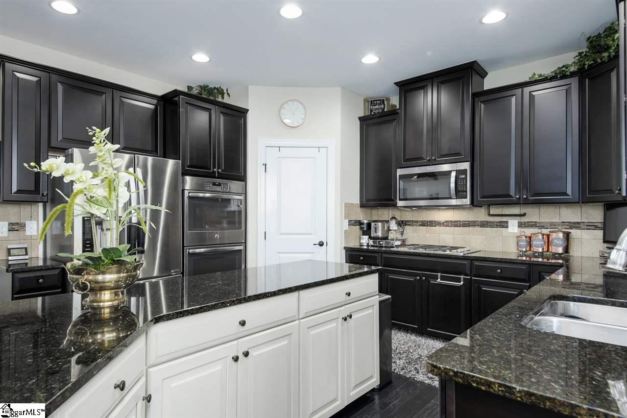 401 Pawleys Drive Simpsonville, SC 29681 - Photo 9 of 32