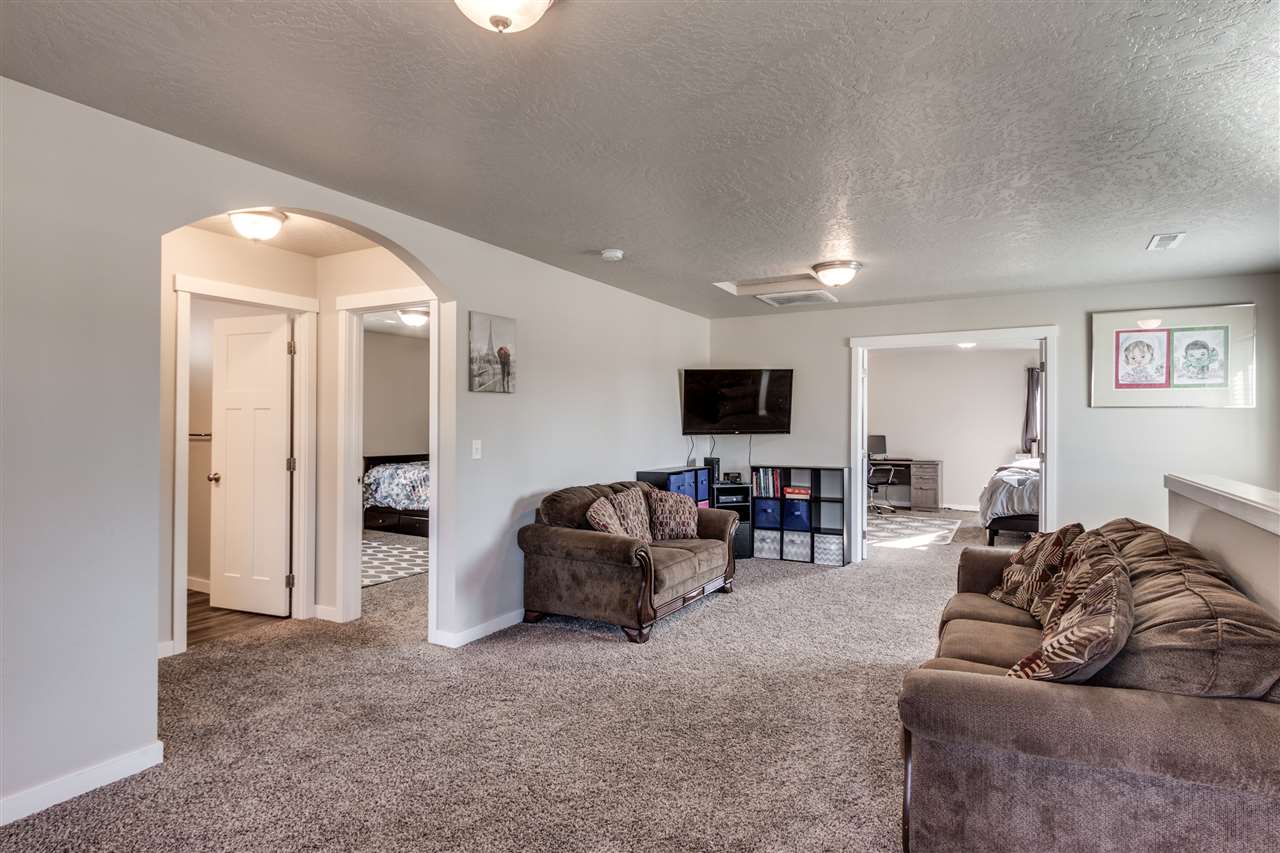 17216 North Nevada Lane Colbert, WA 99005 - Photo 7 of 20 Gallery Image 7