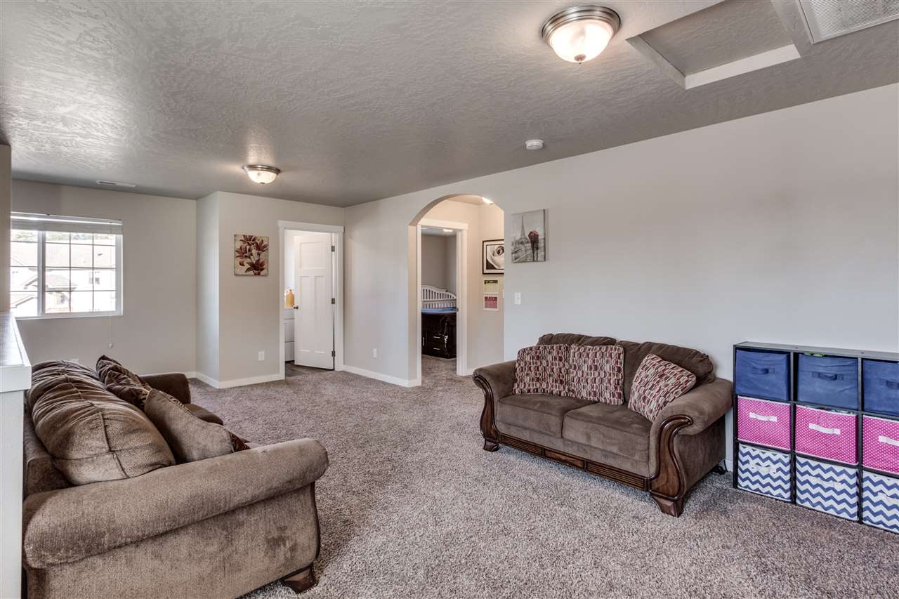 17216 North Nevada Lane Colbert, WA 99005 - Photo 8 of 20 Gallery Image 8
