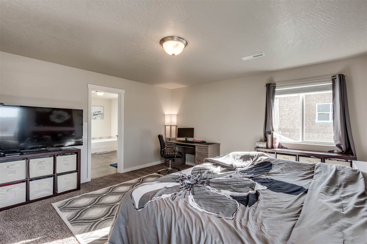 17216 North Nevada Lane Colbert, WA 99005 - Photo 9 of 20 Gallery Image 9