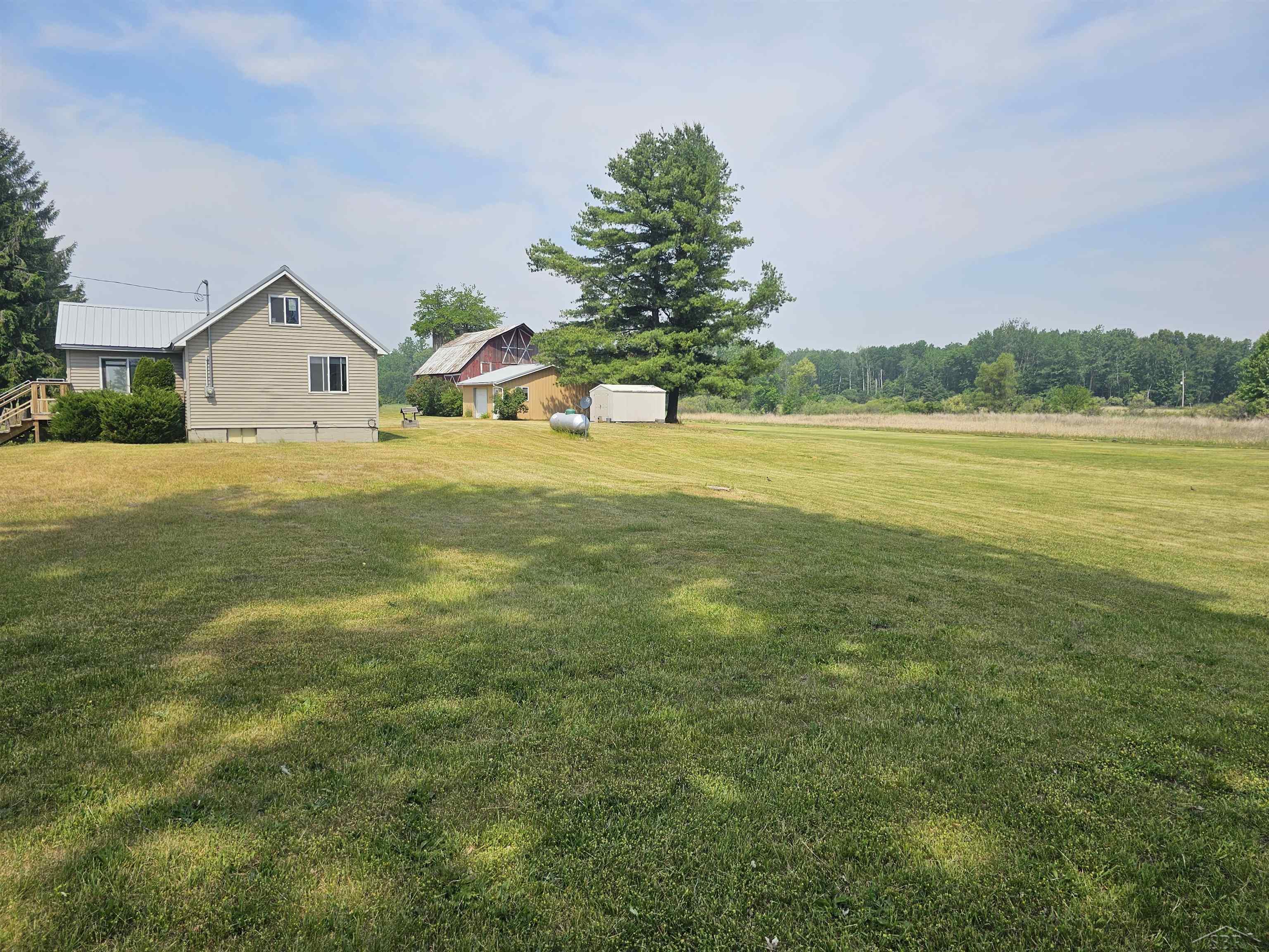 357 East Townline Road Pinconning, MI 48650 - Photo 25 of 36 50111229-24.JPG