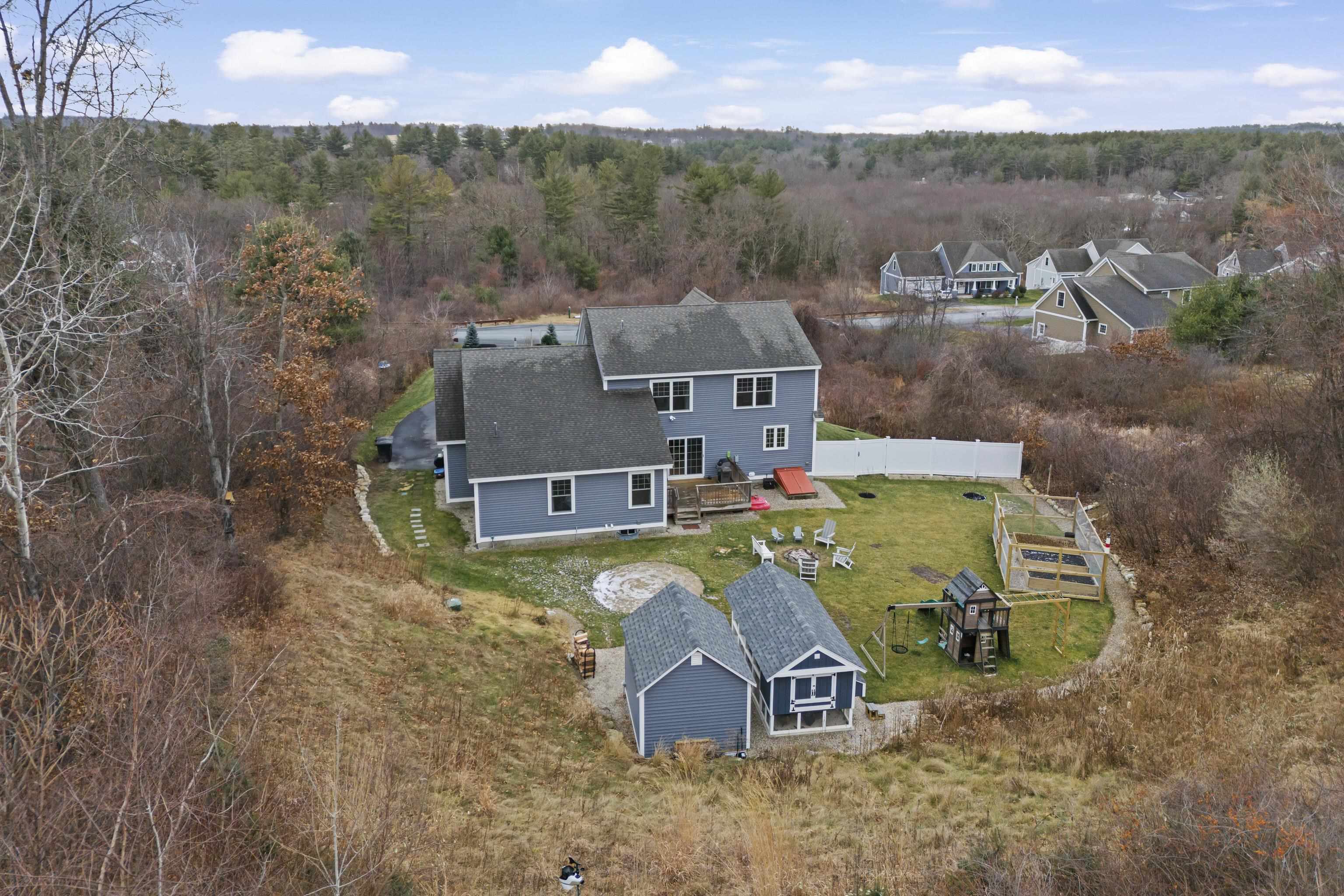 33 Grouse Run Pelham, NH 03076 - Photo 5 of 58 Gallery Image 5