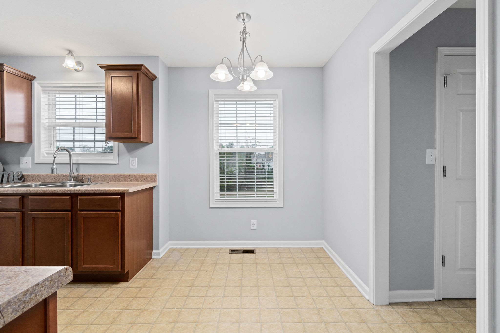1817 Abrams Road Clarksville, TN 37042 - Photo 14 of 36 Gallery Image 14