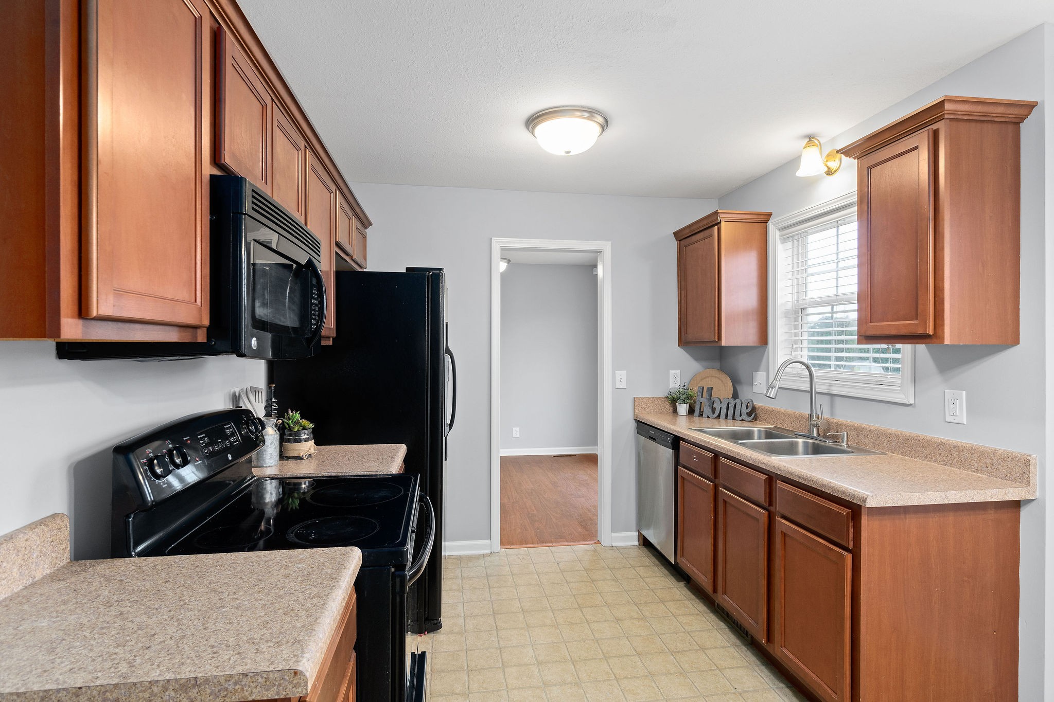 1817 Abrams Road Clarksville, TN 37042 - Photo 9 of 36 Gallery Image 9