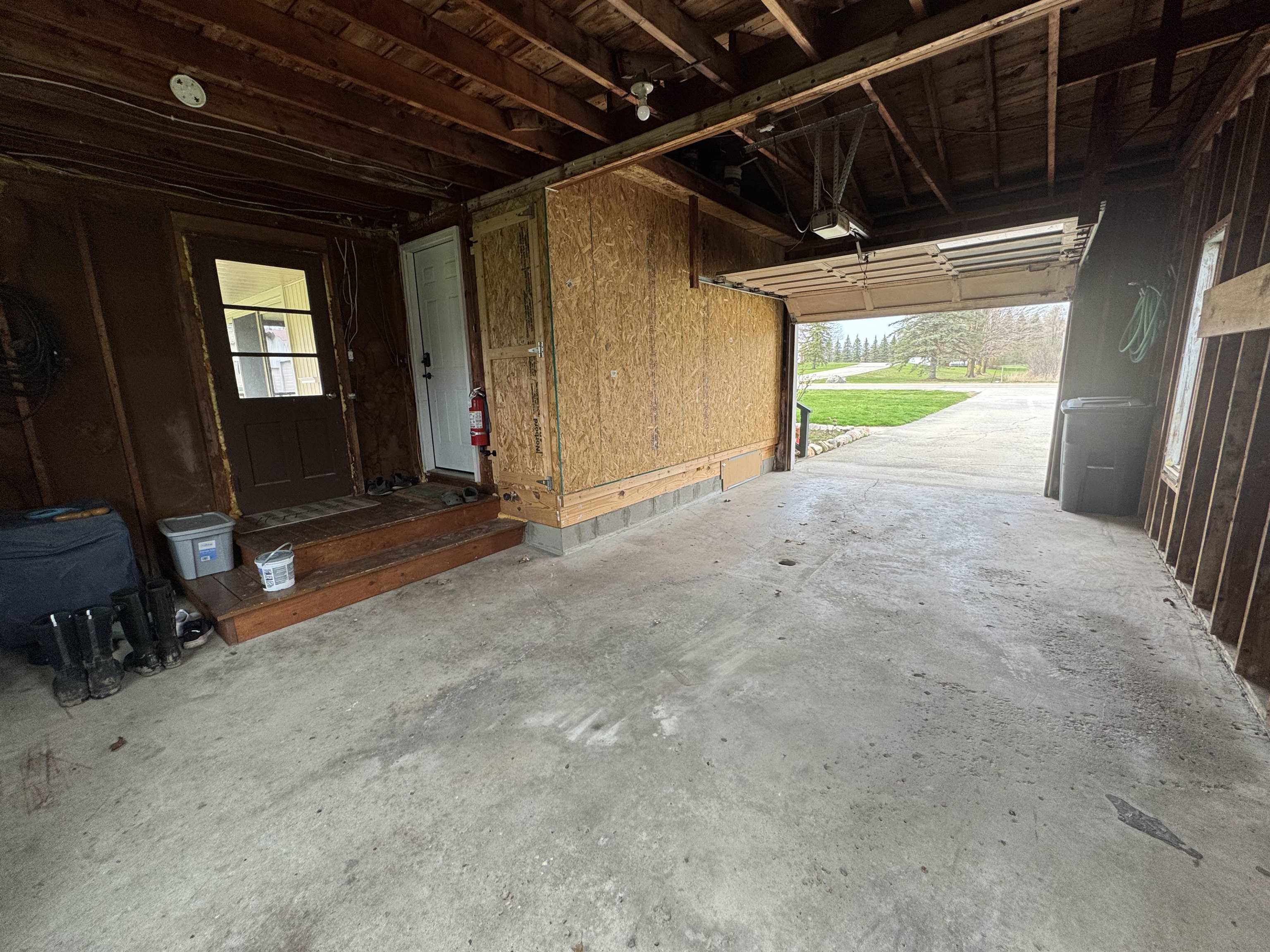 11965 Yale Road Yale, MI 48097 - Photo 26 of 33 Garage
