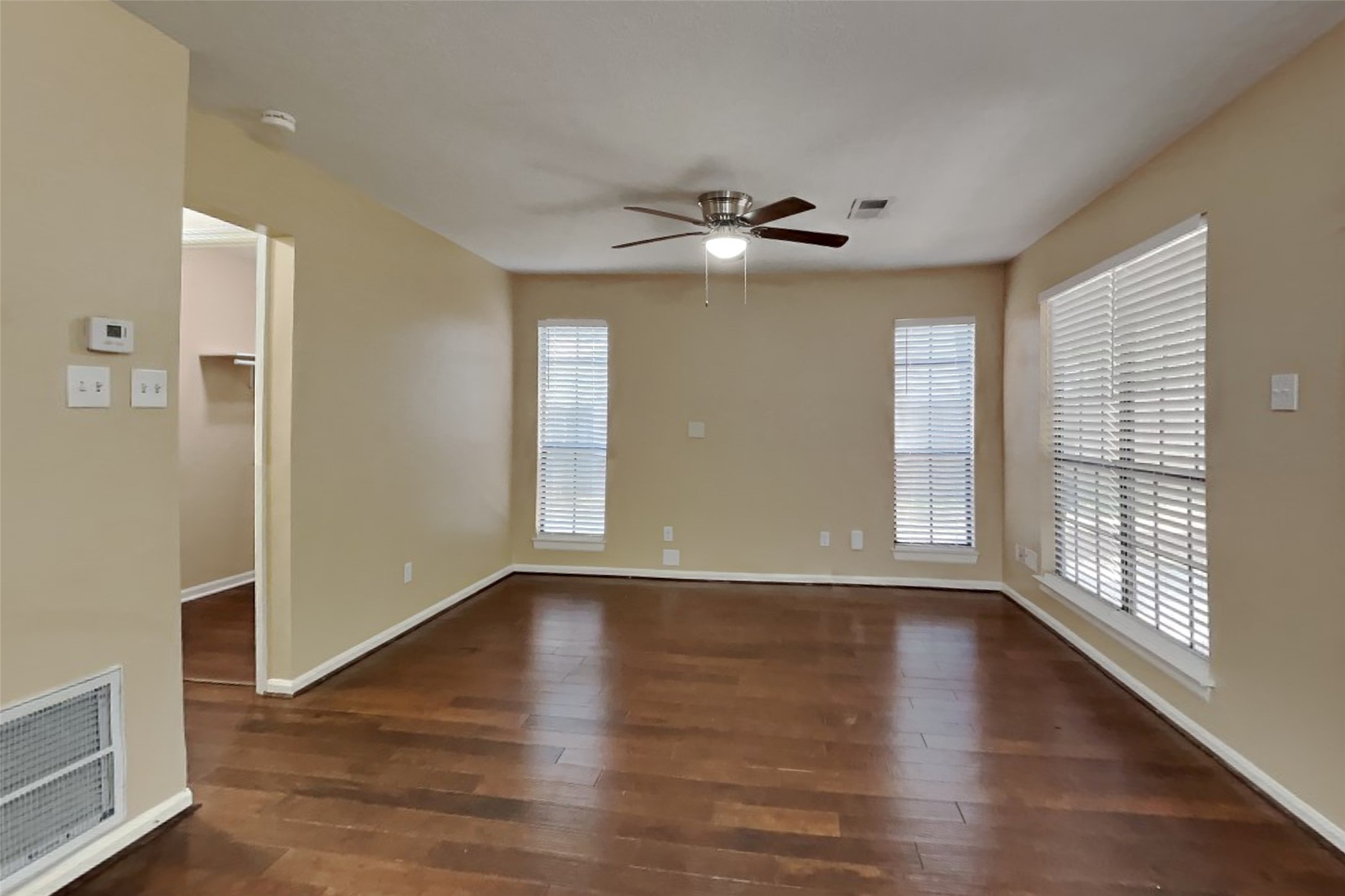 151 East Pathfinders Circle Spring, TX 77381 - Photo 3 of 20 Gallery Image 3