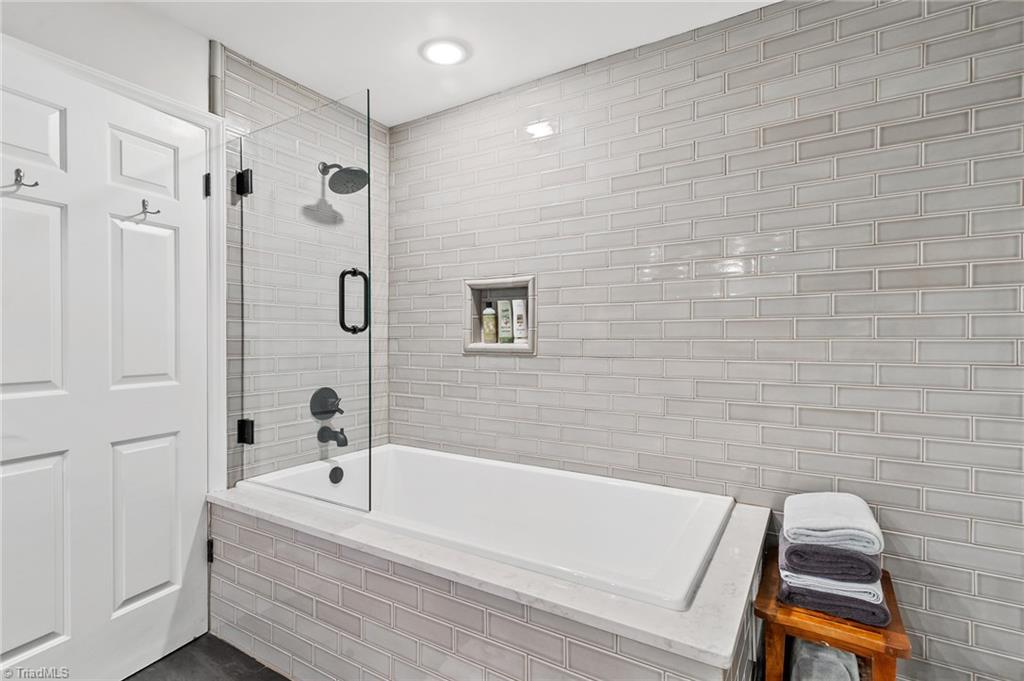 412 Cascade Drive High Point, NC 27265 - Photo 24 of 30 Gallery Image 24