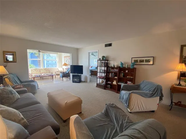 $2,500 | 5575 Gulf Boulevard, Unit 335, St. Pete Beach, FL 33706