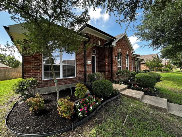 $424,900 | 7514 Amesbury Lane, Rowlett, TX 75089