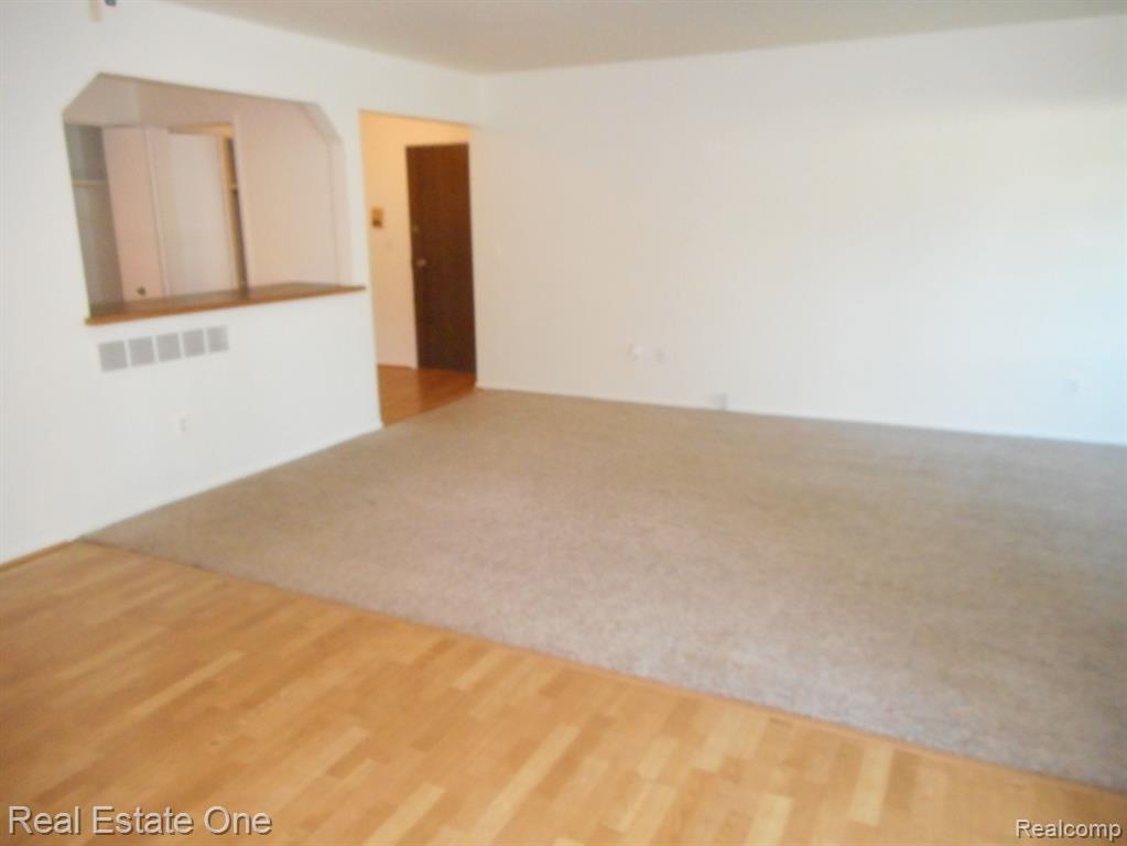 2005 Klingensmith Road, Unit 61 Bloomfield Hills, MI 48302 - Photo 7 of 28
