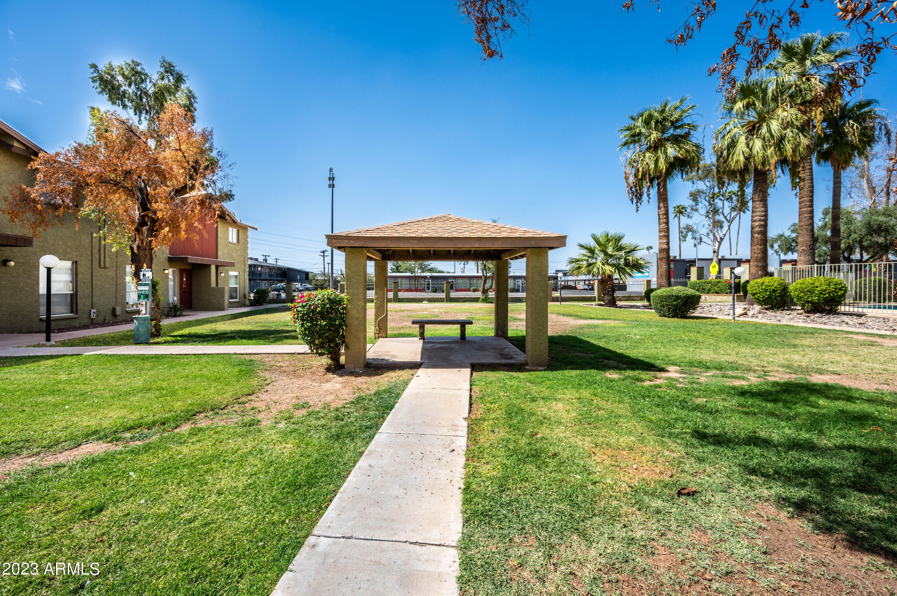 4615 North 39th Avenue, Unit 24 Phoenix, AZ 85019 - Photo 5 of 21 4615 N 39th Ave UNIT 24 Phoenix AZ 85019