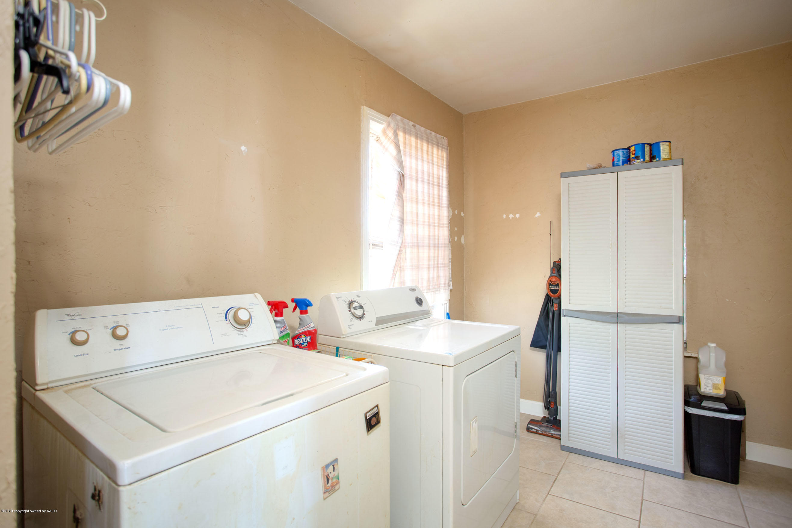 4210 South Hughes Street Amarillo, TX 79110 - Photo 18 of 18 Utility room view 2