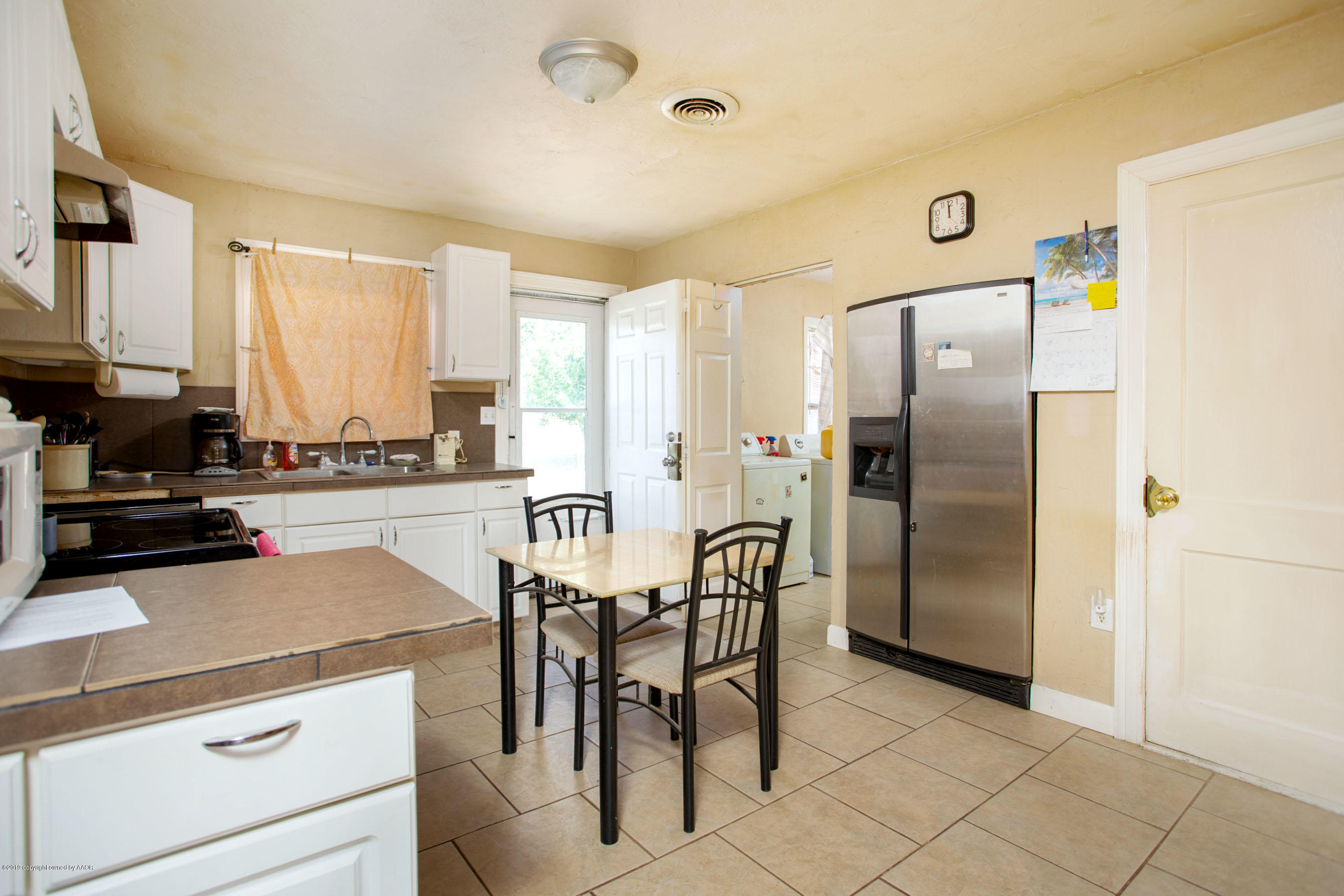 4210 South Hughes Street Amarillo, TX 79110 - Photo 10 of 18 Kitchen/dining view 2