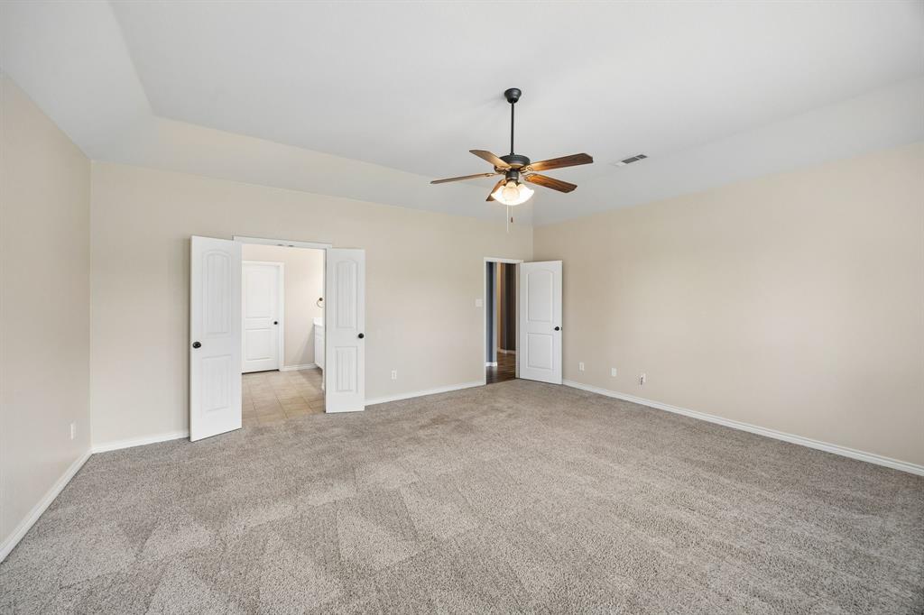 425 Corriente Trail Azle, TX 76020 - Photo 17 of 29