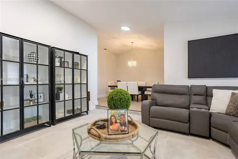 $949,900 | 1030 Northwest 95th Terrace, Plantation, FL 33322