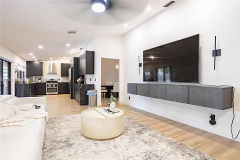 $949,900 | 1030 Northwest 95th Terrace, Plantation, FL 33322