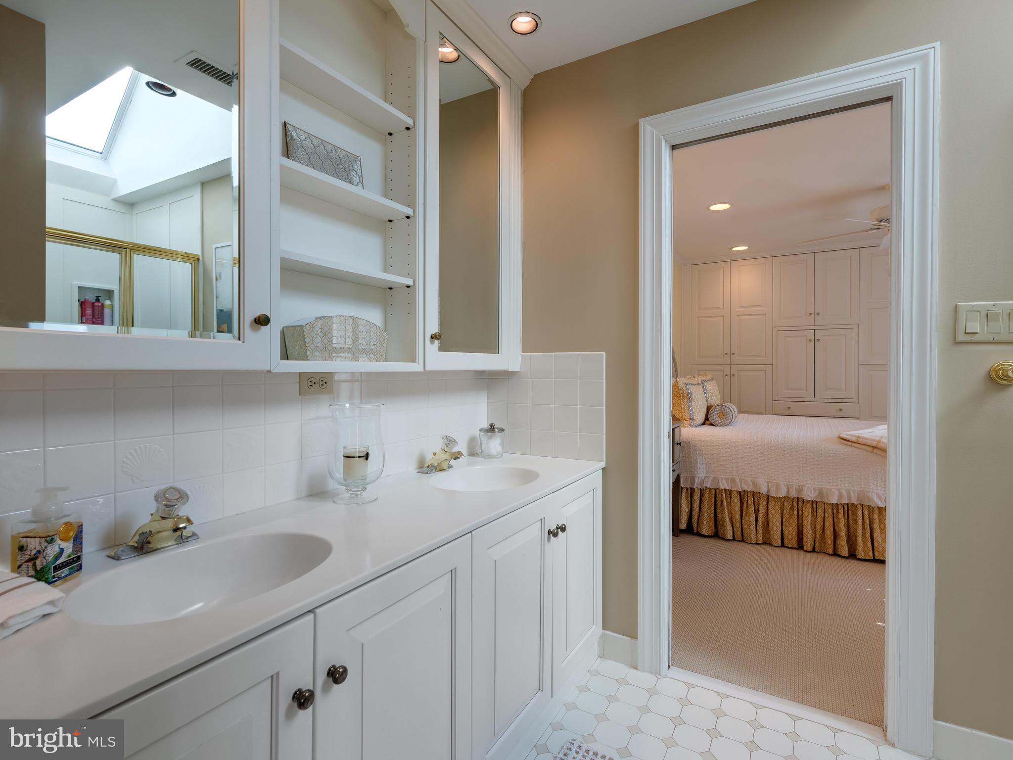 1275 Farm Road Berwyn, PA 19312 - Photo 27 of 48 Full Bath 2 (Jack & Jill) Shared by Bedrooms 2 & 3